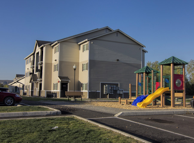 Viola Apartments in Yakima, WA - Building Photo - Building Photo