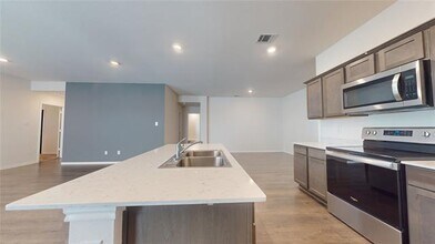 1616 Flt Rdg Ct in Royse City, TX - Foto de edificio - Building Photo