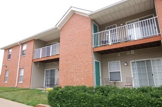 Somerset Place in Greenwood, IN - Foto de edificio - Building Photo