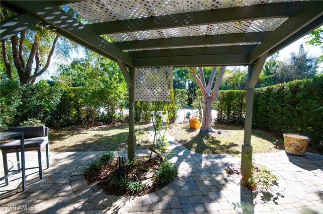 property at 1313 Solana Rd