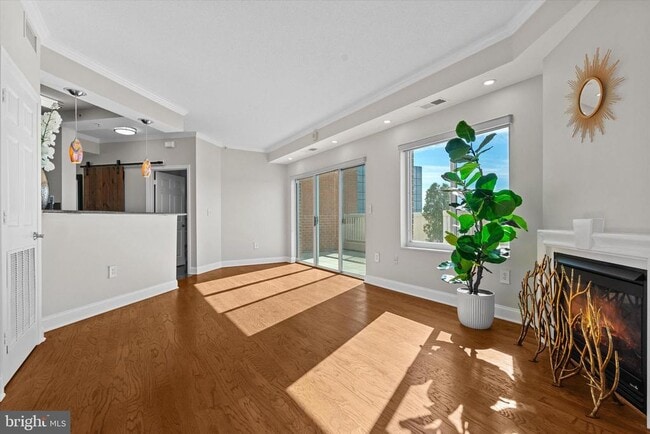 3101 N Hampton Dr in Alexandria, VA - Building Photo - Building Photo