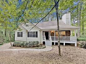 6065 Savannah Dr in Cumming, GA - Building Photo