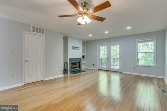 6327 Over See Ct in West Springfield, VA - Building Photo - Building Photo