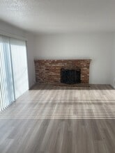 3332 Explorer Dr in Sacramento, CA - Foto de edificio - Building Photo