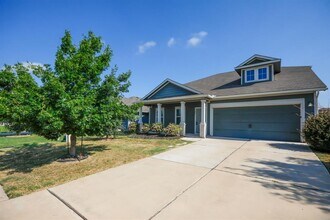 104 Navidad River Dr in Hutto, TX - Building Photo - Building Photo
