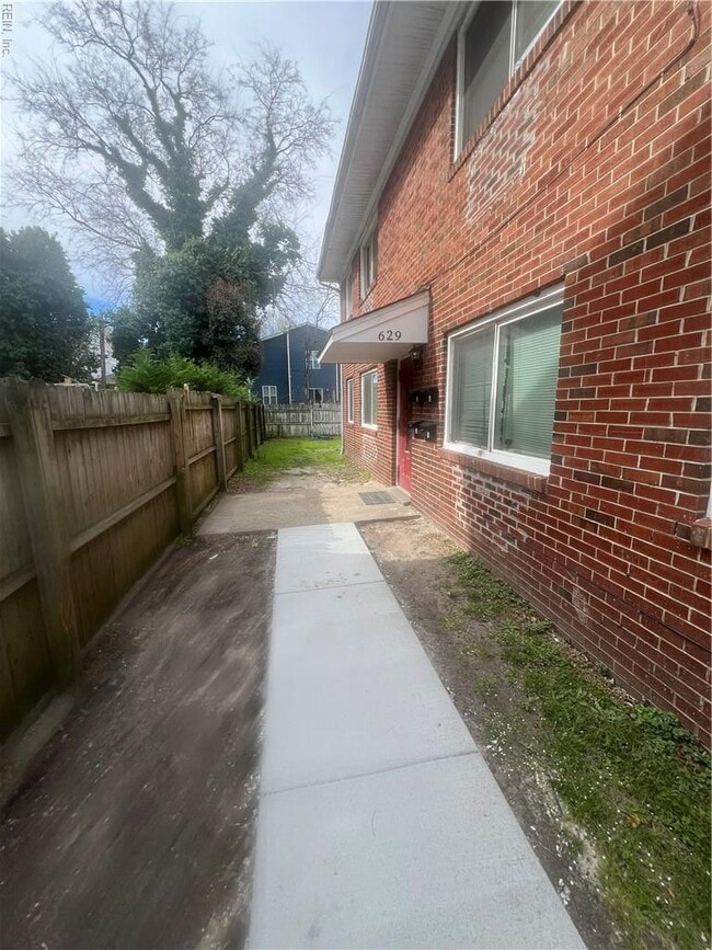 629 W 28th St in Norfolk, VA - Foto de edificio - Building Photo