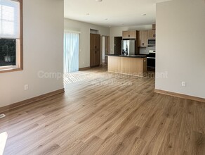 17416 Hickory St in Spring Lake, MI - Building Photo - Building Photo
