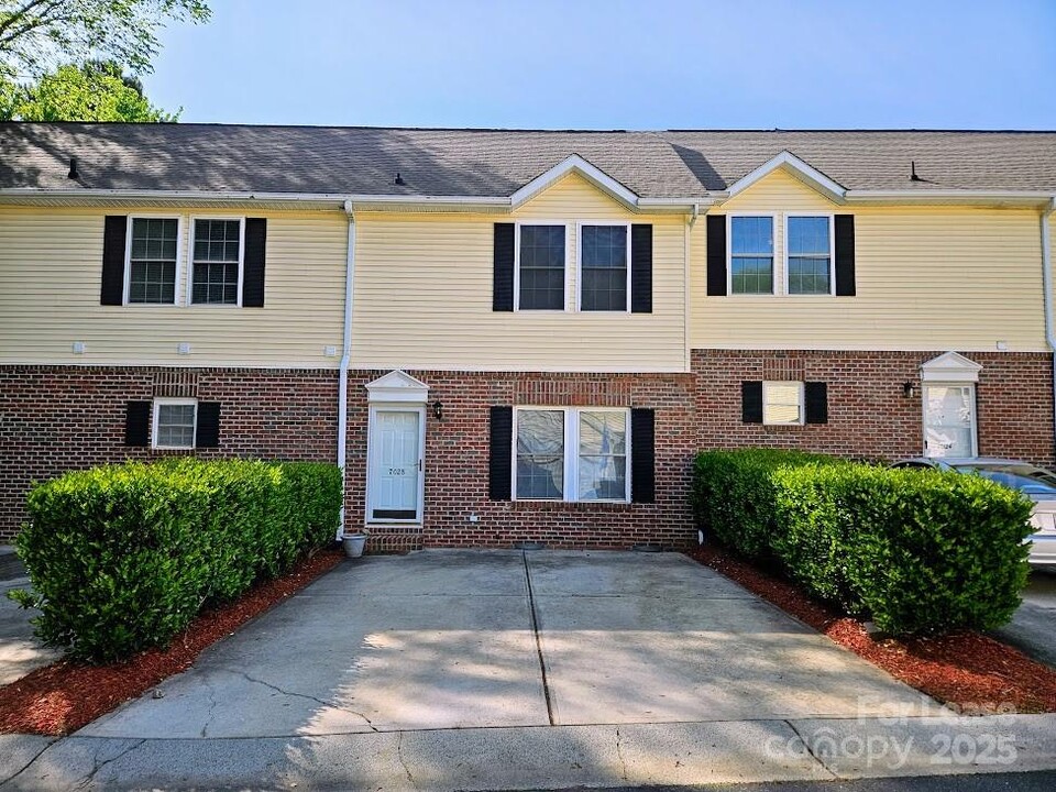 7028 Walnut Ridge Ct in Charlotte, NC - Building Photo