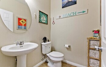 945 Spiracle Ave in Henderson, NV - Building Photo - Building Photo