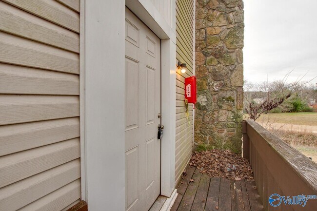 9020 Mahogany Row SE in Huntsville, AL - Building Photo - Building Photo