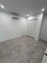 5449 E 4th Ave in Hialeah, FL - Building Photo - Building Photo