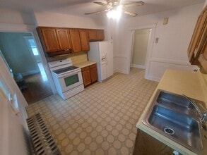 12 East St in Ansonia, CT - Building Photo - Building Photo