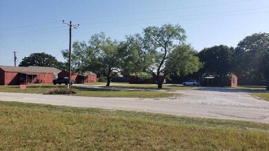 146 Private Rd 3228 in Runaway Bay, TX - Building Photo - Building Photo