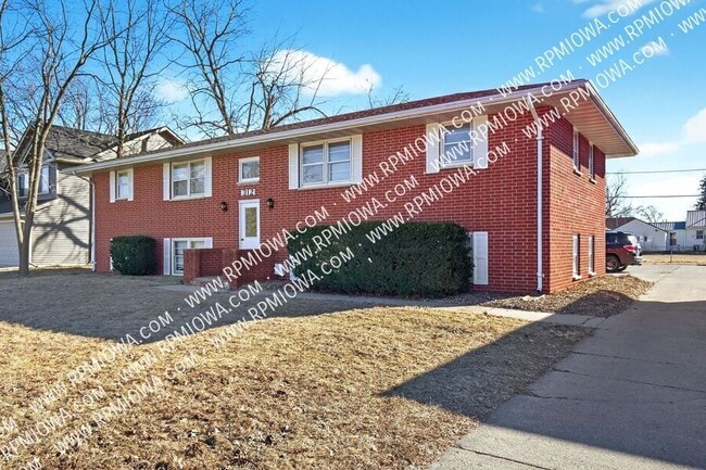 312 E 5th St in Huxley, IA - Building Photo - Building Photo