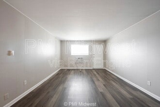 7046 US-36 in Avon, IN - Foto de edificio - Building Photo