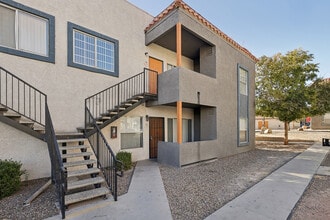 Hacienda Hills in North Las Vegas, NV - Building Photo - Building Photo