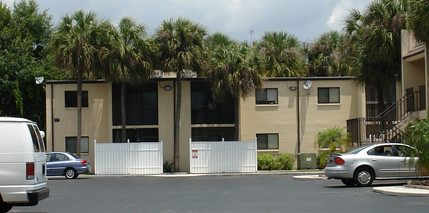 Croix Apartments in Ft. Myers, FL - Building Photo - Building Photo