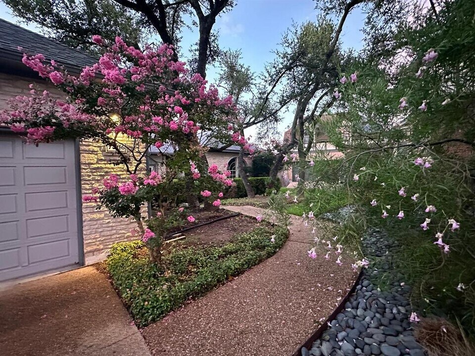 7406 Curly Leaf Cove in Austin, TX - Building Photo