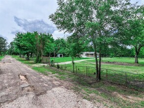 3706 Private Rd 6256 in Wills Point, TX - Foto de edificio - Building Photo
