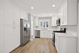 16572 Tripp Cir in Huntington Beach, CA - Building Photo - Building Photo