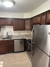 18674 W 13 Mile Rd in Beverly Hills, MI - Building Photo - Building Photo