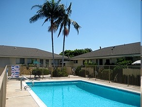 Val Mesa Apartments in Fullerton, CA - Building Photo - Building Photo