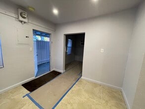 305 Dunad Ave in Opa Locka, FL - Building Photo - Building Photo
