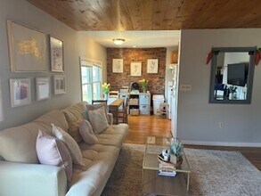 10 City Point Ct, Unit Top Floor in Boston, MA - Building Photo - Building Photo