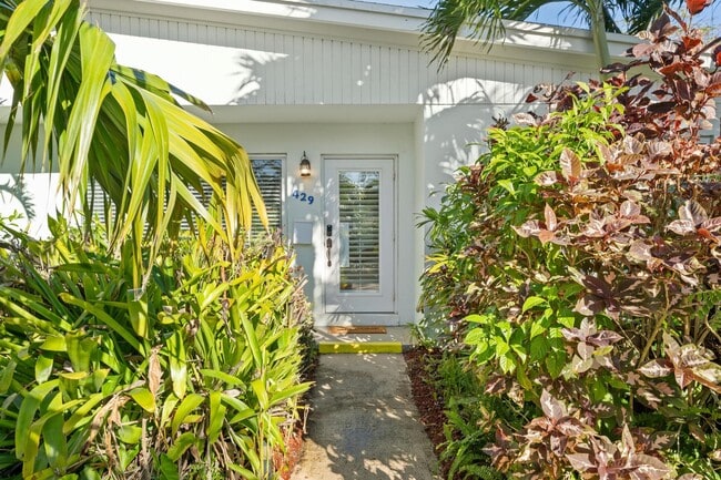 429 Inlet Rd in North Palm Beach, FL - Building Photo - Building Photo