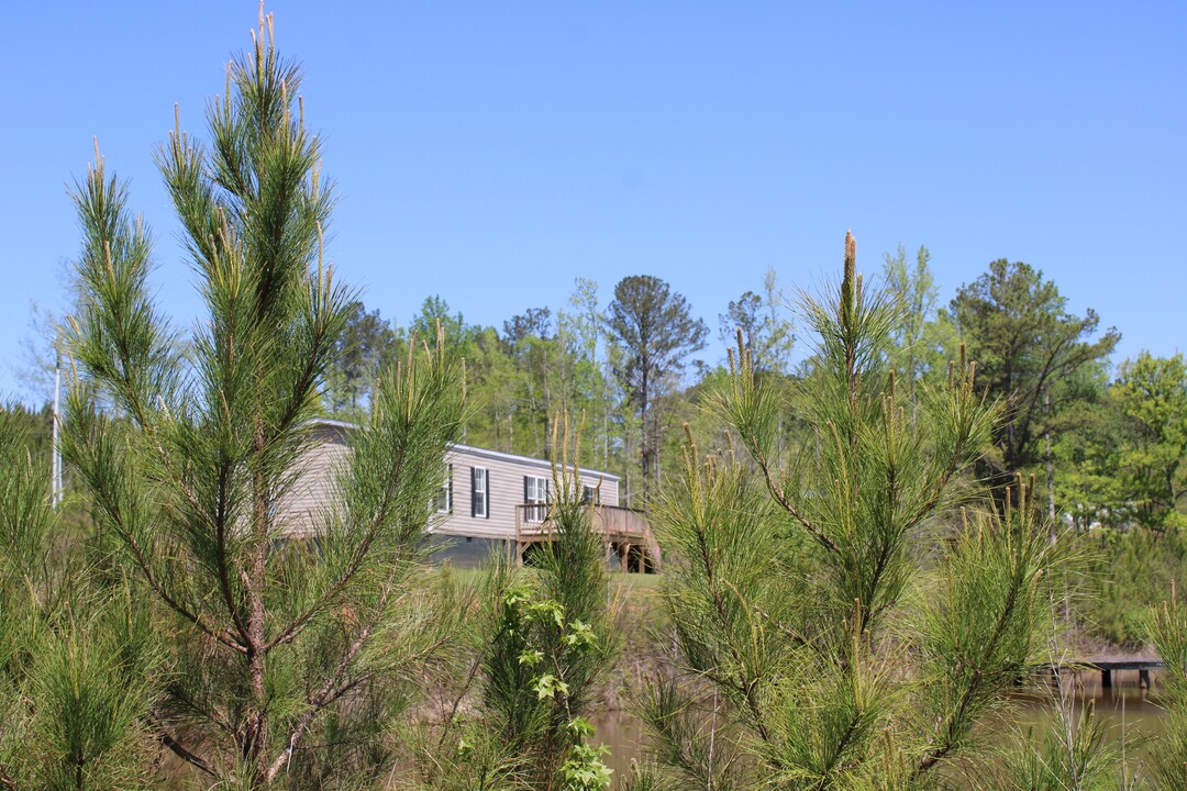 818 W Grantville Rd in Grantville, GA - Building Photo