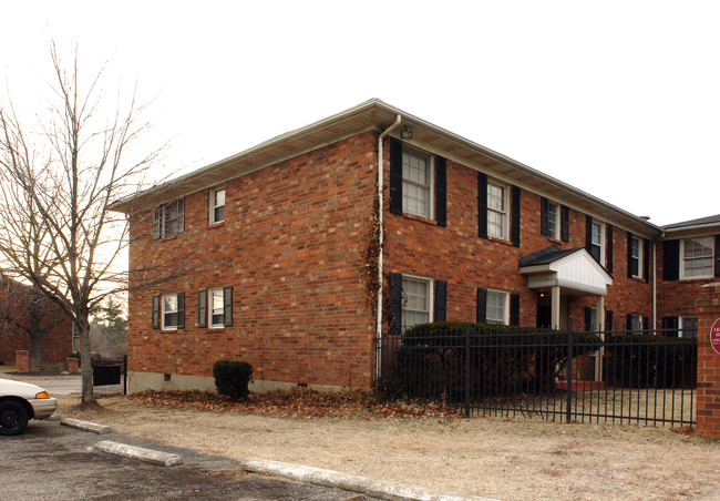 Meadow Creek Apartments in Louisville, KY - Building Photo - Building Photo