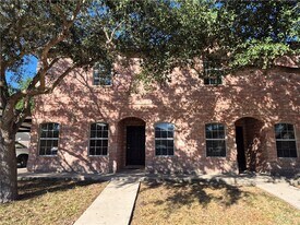19 Jade St in Edinburg, TX - Building Photo