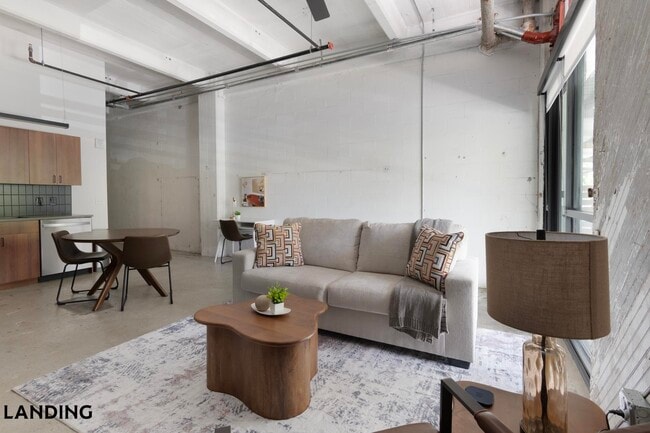 700 E Union St, Unit 104