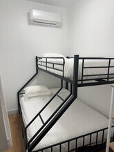 1384 Ridge Ave in Philadelphia, PA - Foto de edificio - Building Photo