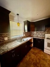 8101 Brooklyn Ave in Kansas City, MO - Building Photo - Building Photo