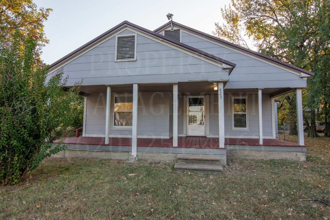 425 Delaware St in Edna, KS - Foto de edificio