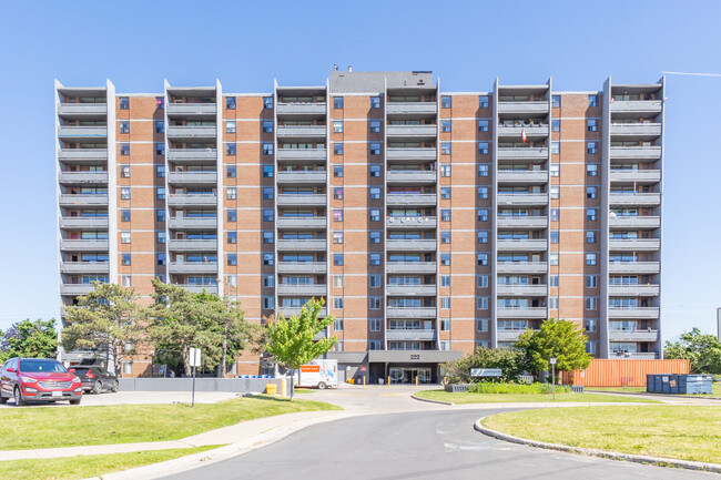 Park Towers in Oshawa, ON - Building Photo - Building Photo