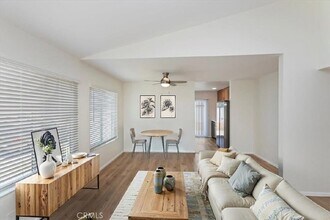 14941 Doheny Cir in Irvine, CA - Foto de edificio - Building Photo