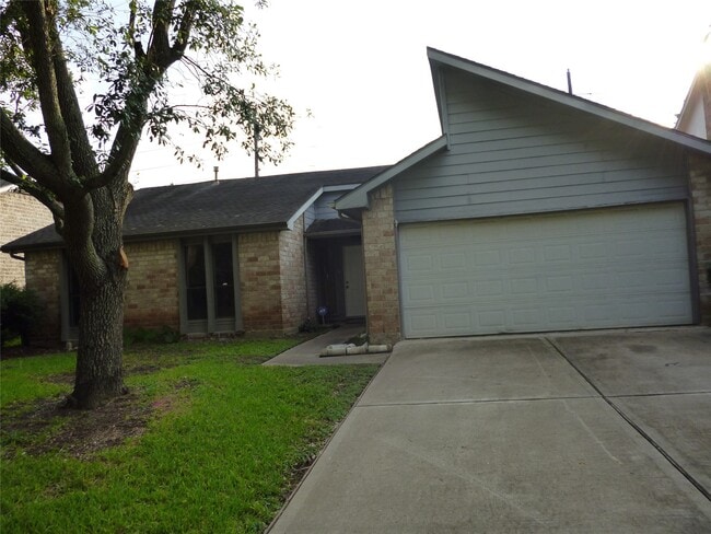 property at 2822 Mesquite Dr