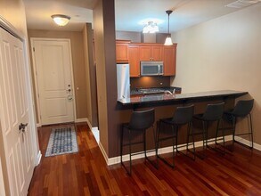 151 W Wing St, Unit 609 in Arlington Heights, IL - Foto de edificio - Building Photo