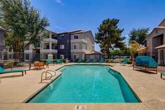 Allure at Tempe Apartments in Tempe, AZ - Building Photo - Building Photo