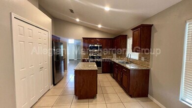 2775 Eagle Canyon Dr S in Kissimmee, FL - Building Photo - Building Photo
