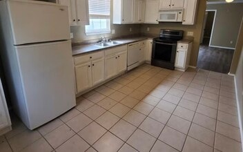 4361 W La Siesta St, Unit 4361 W La Siesta St. in Springfield, MO - Foto de edificio - Building Photo