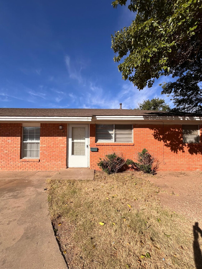 1905 41st St in Lubbock, TX - Building Photo - Building Photo