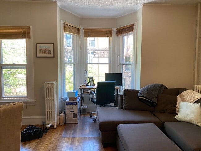 property at 17 Dartmouth Plz