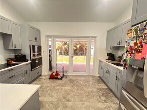 3655 NW 14th St in Miami, FL - Building Photo - Building Photo