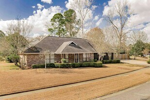 2752 Galahad Dr in Baton Rouge, LA - Building Photo