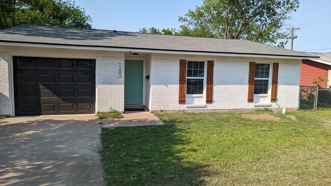 1203 Kathey Dr
