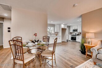 1806 E Don Carlos in Tempe, AZ - Building Photo - Building Photo