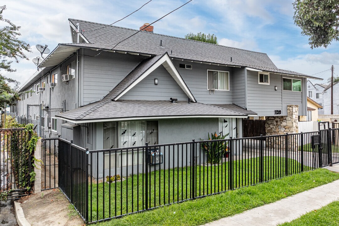 Richfield Apartments in Paramount, CA - Building Photo